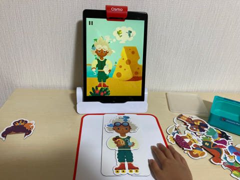 iPadで“フィジタル”な学びを体験できるスマートトイに3歳と6歳が