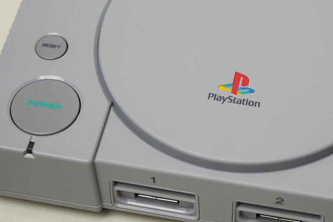 レビュー 手のひらサイズの Playstation Classic を一足先にチェックする Impress Watch