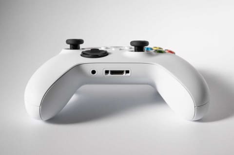 ミニレビュー カジュアルなpcゲームのために新型xboxコントローラーを買う Impress Watch