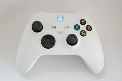 ミニレビュー】カジュアルなPCゲームのために新型Xboxコントローラーを 
