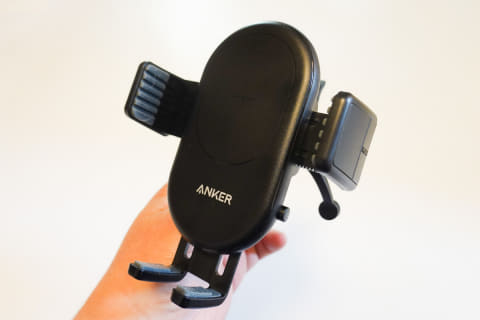 脚 があるからド安定する Ankerの車用ワイヤレススマホ充電器 いつモノコト Impress Watch