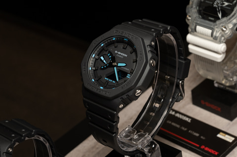 G Shock マットブラック ネオンカラーのga 2100 Impress Watch