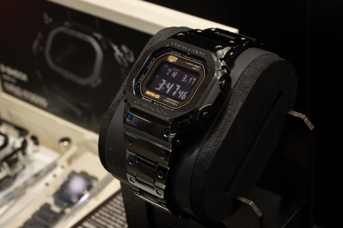 G-SHOCK MR-G“究極の初号機”に青 「MRG-B5000BA」 - Impress Watch