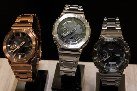 G-SHOCK 人気2100シリーズがフルメタル化「GM-B2100」 - Impress Watch