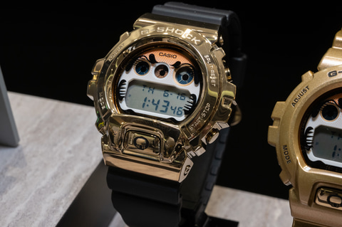 G-SHOCK“ダルマ”にゴールドカラー - Impress Watch