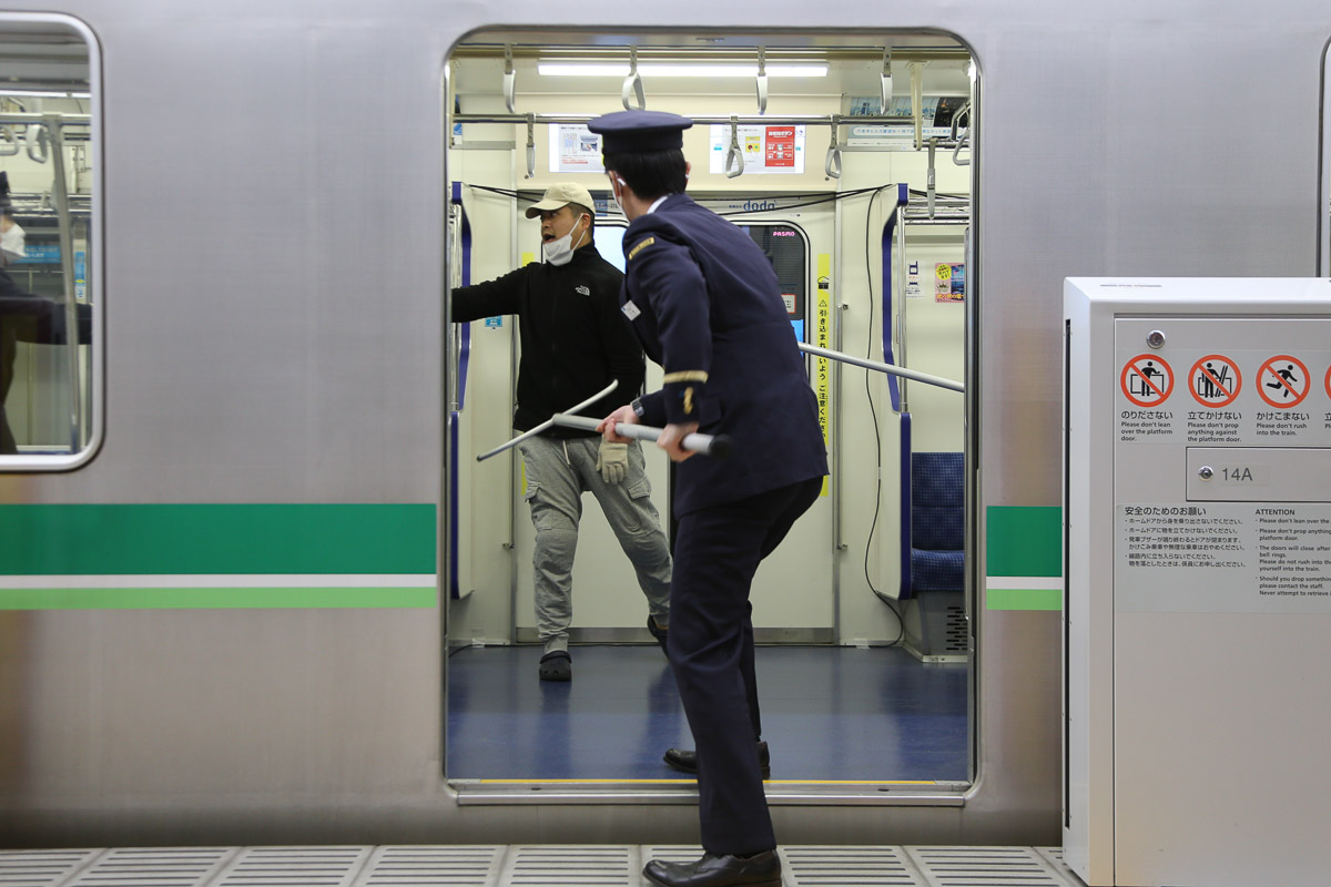 東京メトロ 異常事態想定の総合訓練 乗客がドア操作で脱出 Impress Watch