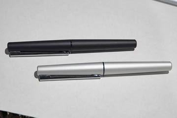コクヨ、驚くほど軽い書き味のペン「ファインライター」「ローラー