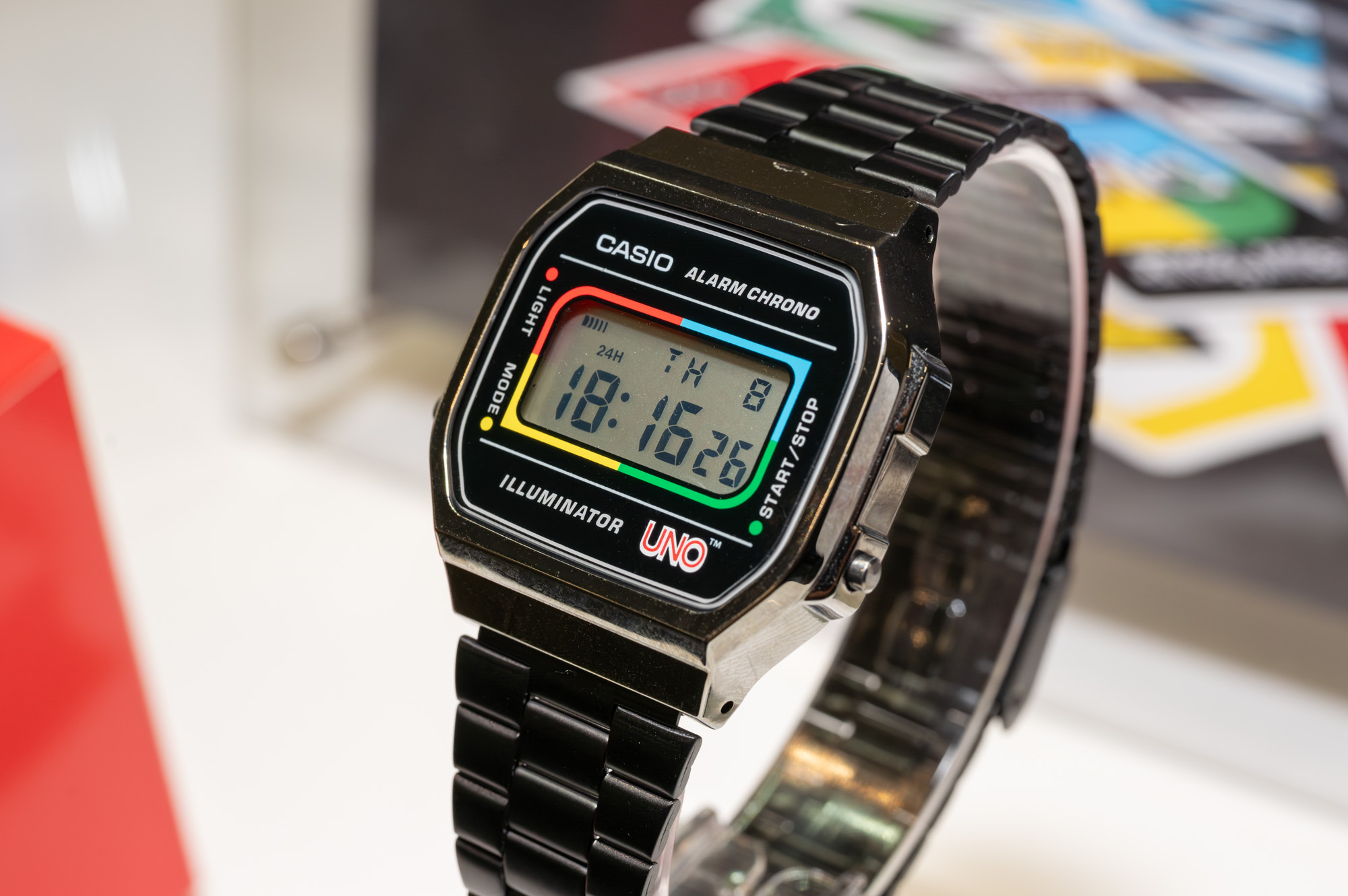 カシオ、“ワイルドカード”デザインの「UNO」コラボモデル - Impress Watch